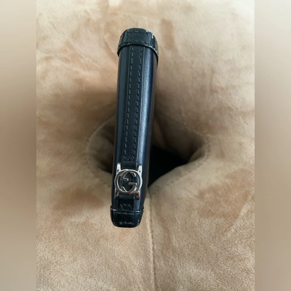 AUTHENTIC GUCCI LEATHER WALLET
